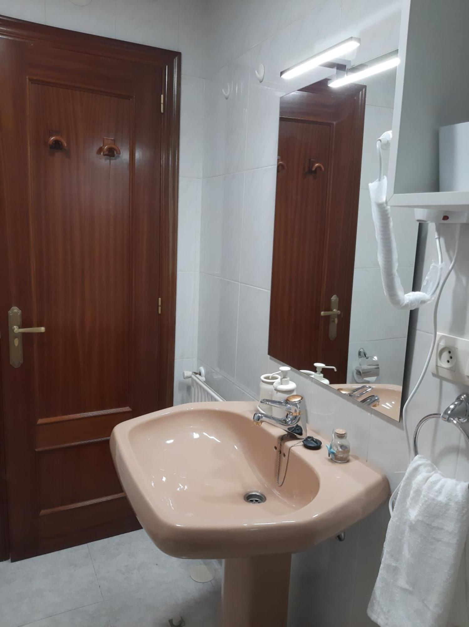 Apartamento Elena Centrico Con Wifi Onís Exteriör bild