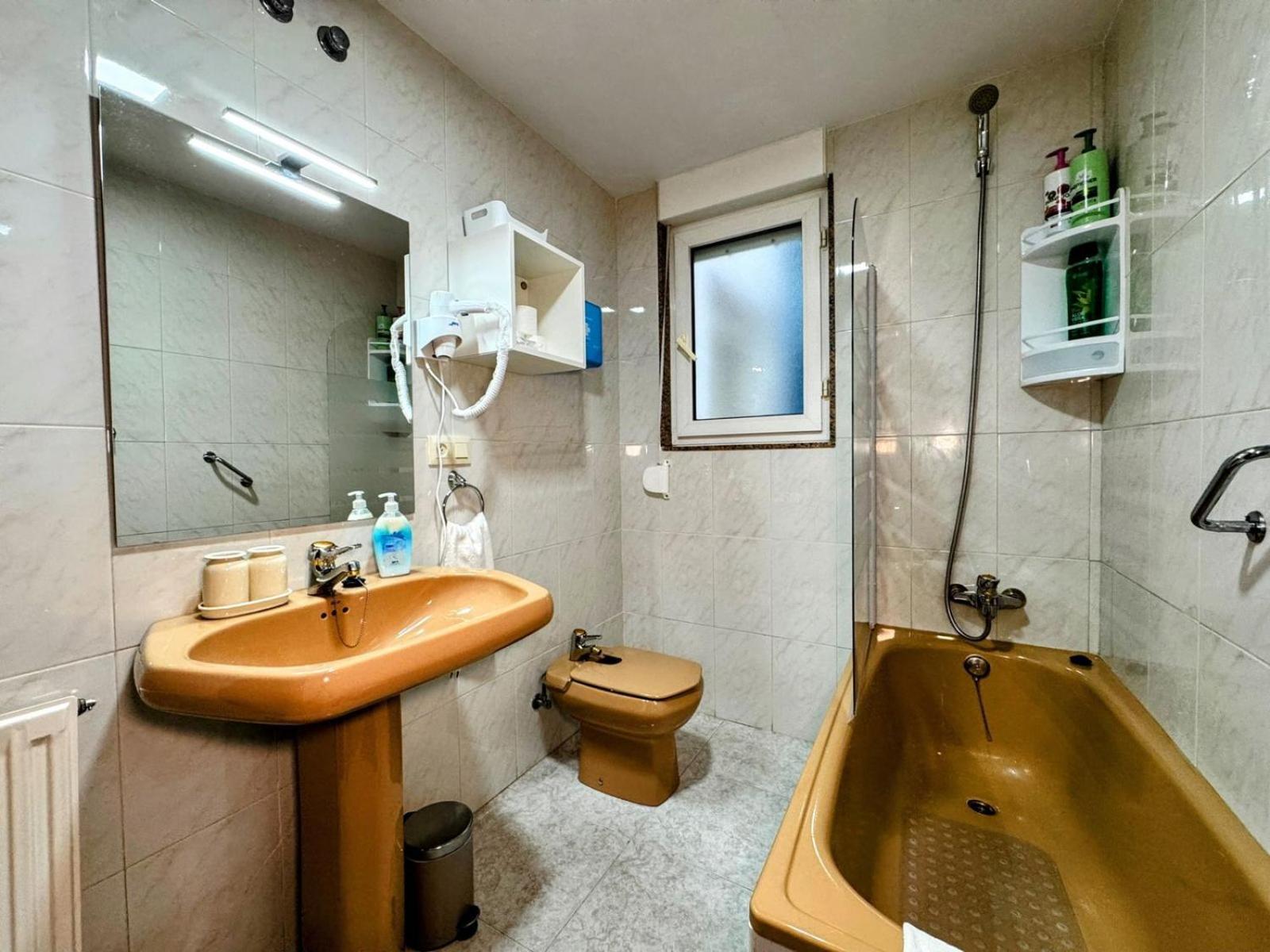 Apartamento Elena Centrico Con Wifi Onís Exteriör bild